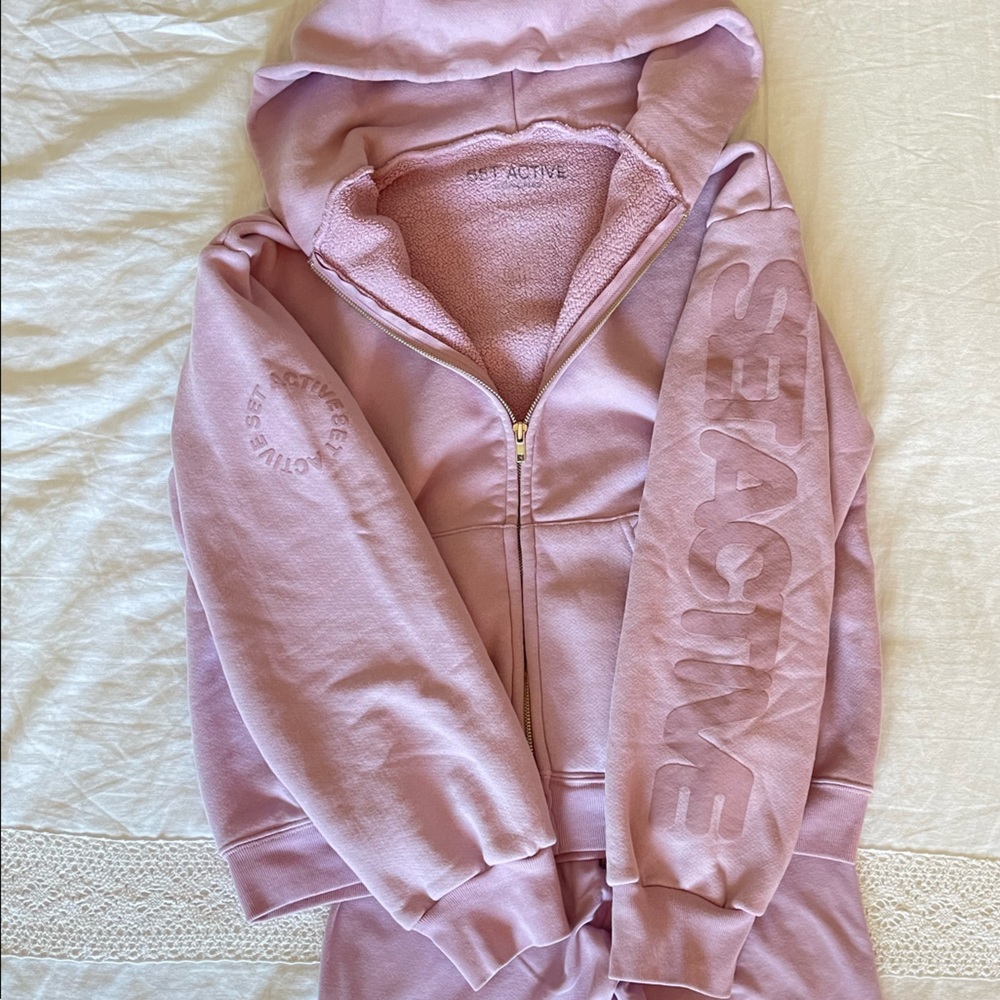 Set Active crush zip up and biker shorts